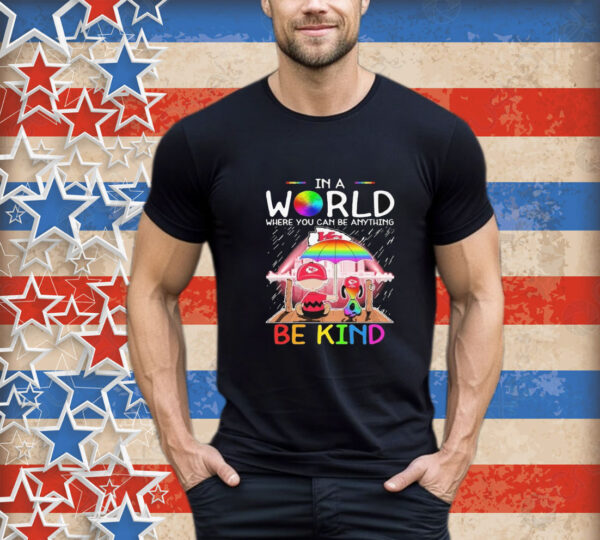 Snoopy And Charlie Brown Kansas City Chiefs In A World Where You Can Be Anything Be Kind The Peanuts NFL T-Shirt